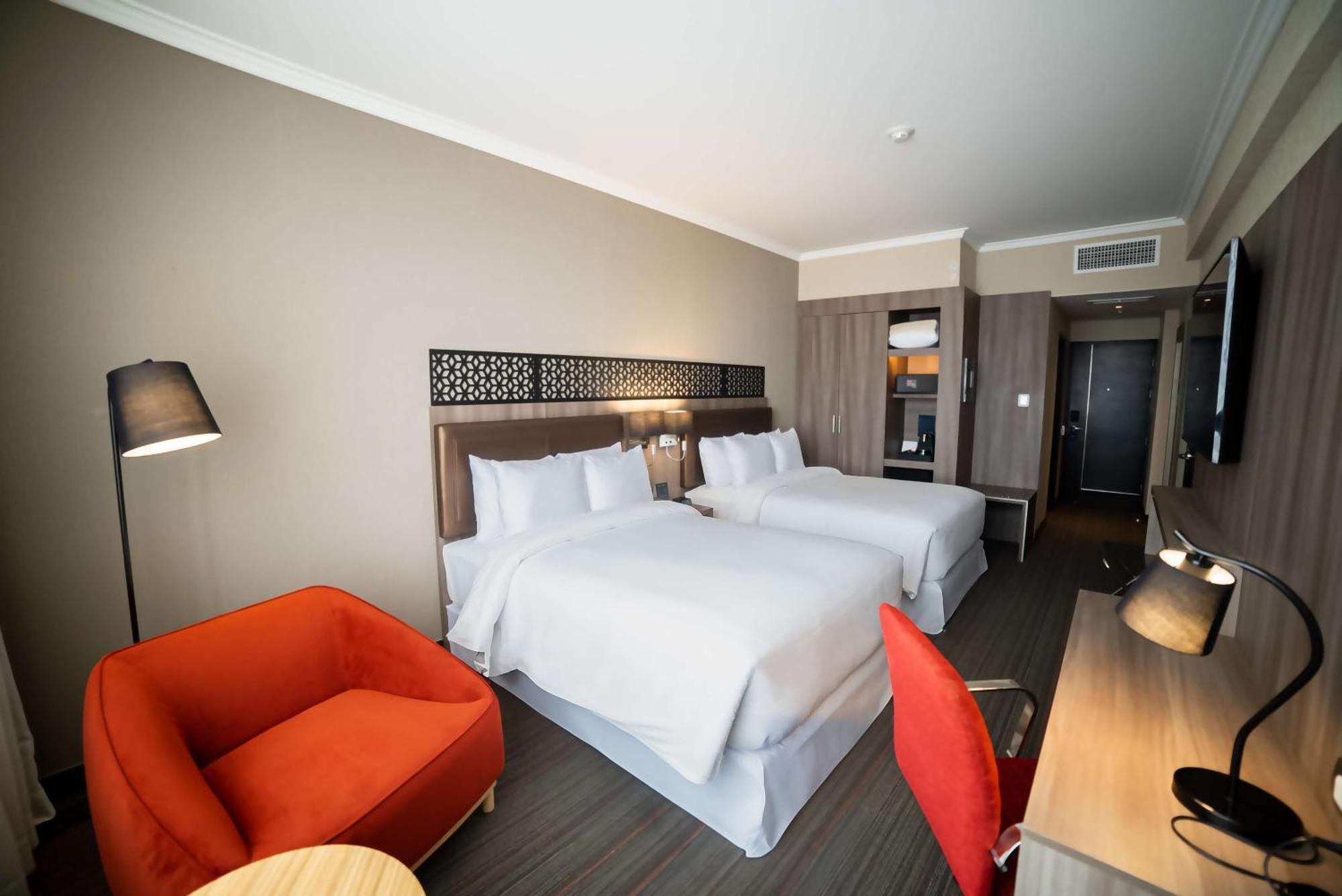 Doubletree By Hilton Trujillo Hotel Encalada ภายนอก รูปภาพ