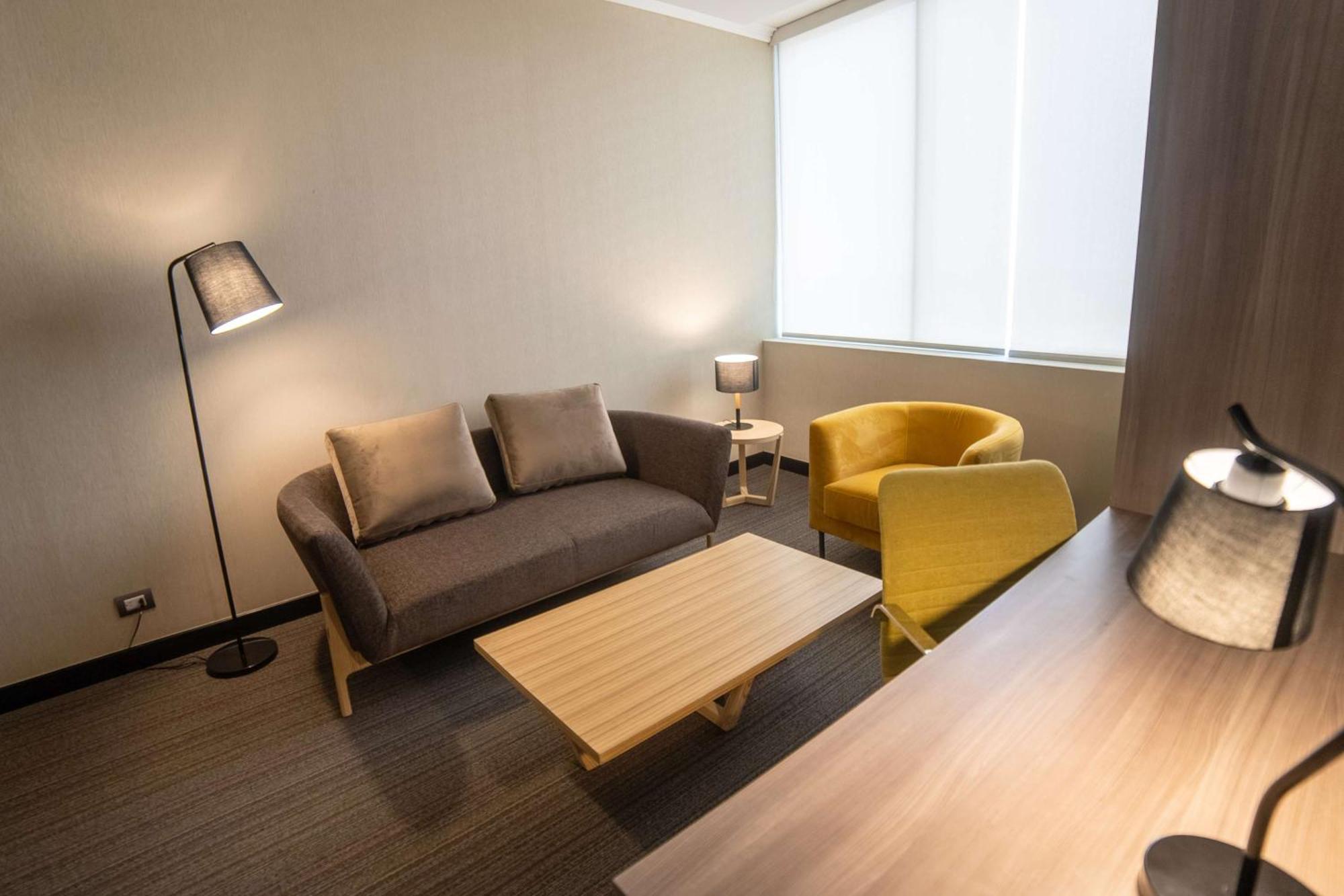 Doubletree By Hilton Trujillo Hotel Encalada ภายนอก รูปภาพ