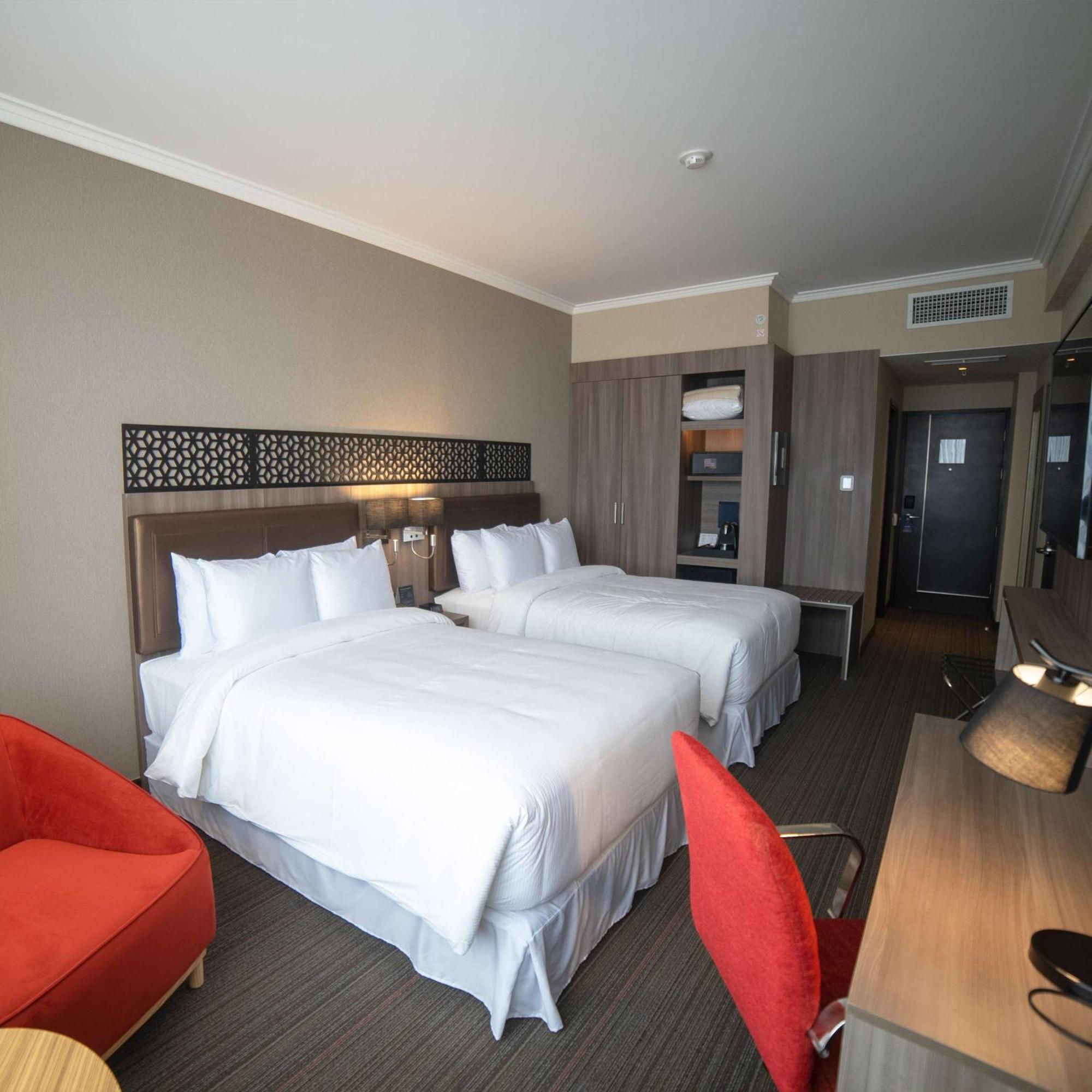 Doubletree By Hilton Trujillo Hotel Encalada ภายนอก รูปภาพ
