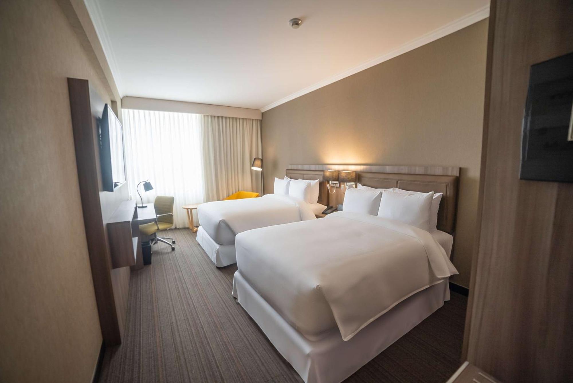 Doubletree By Hilton Trujillo Hotel Encalada ภายนอก รูปภาพ